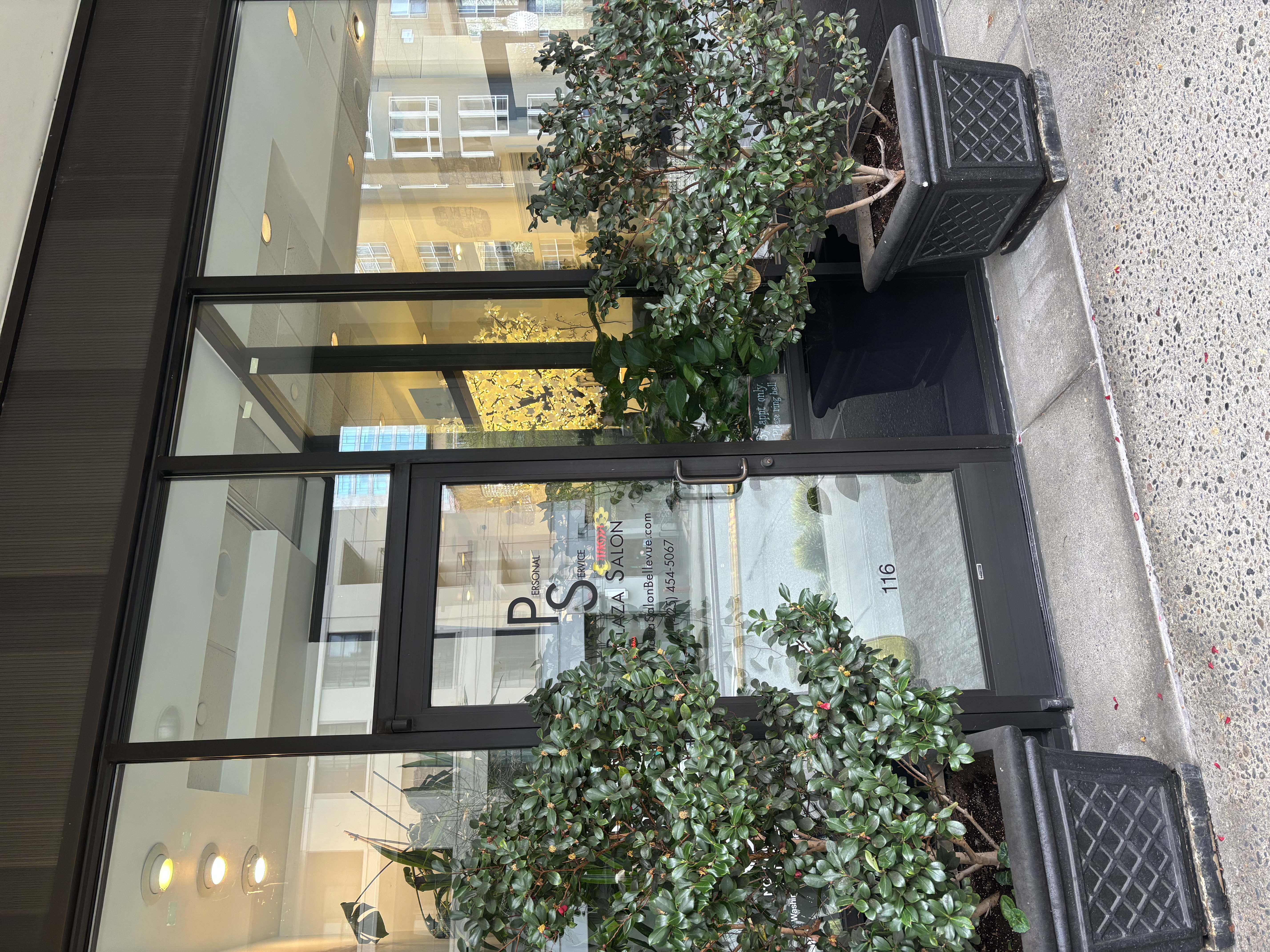 Plaza Salon gallery photo 1